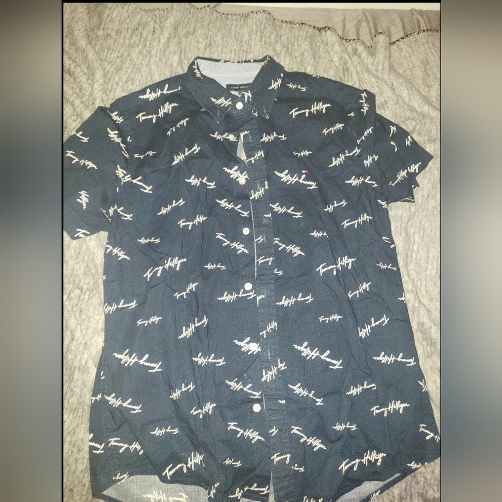 Tommy hilfiger button up